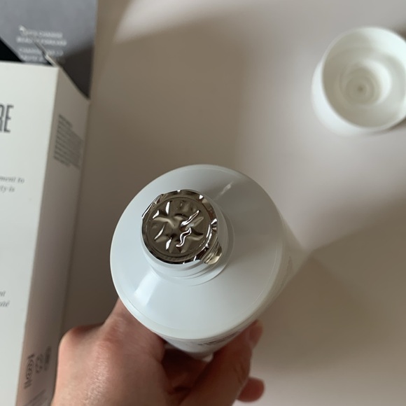 Beautycounter Countermatch Refresh Foaming Cleanser - Picture 4 of 4